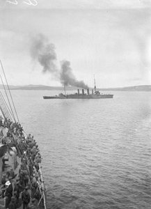 HMAS Melbourne of HMAS Sydney in King George Sound, Albany WA, ca. oktober 1914 door Phillip Frederick Edward Schuler