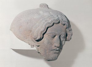 Hoofd van een vrouw, fragment van een sarcofaag door Phoenician