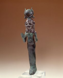 Oosterse Oudheden: Fenicische godin. Beeldje van brons en zilver. 700-600 v.Chr. Parijs, Louvre Museum