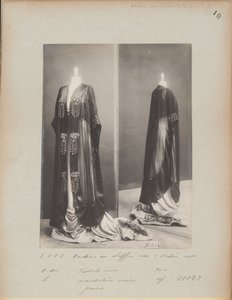 Albumpagina: House of Worth, Avondmantel door Photographer French
