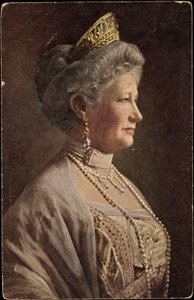 Keizerin Auguste Victoria, Portret, Kroon, Sieraden door Photographer German