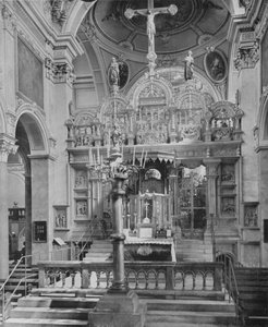 Dom, koorhek en Irmensaule
