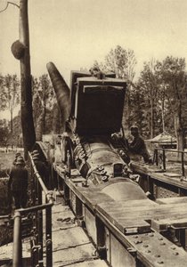 Duitse 380 mm spoorwegkanon van het type gebruikt bij de bombardementen van Verdun en Duinkerken, Frankrijk, Eerste Wereldoorlog door Photographer German