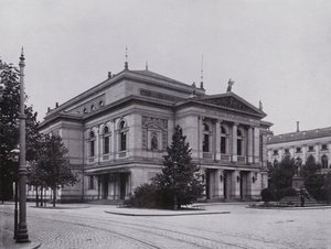 Leipzig: Gewandhaus en Mendelssohn-Denkmal door Photographer German