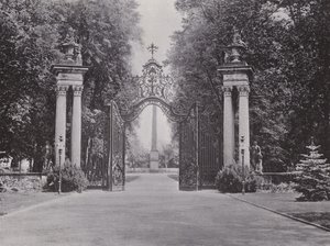 Potsdam, Ingang naar het Park van Sanssouci (zw/w foto) door Photographer German