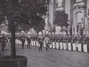 Potsdam, ontvangst van de prins door de keizer in het Neues Palais door Photographer German