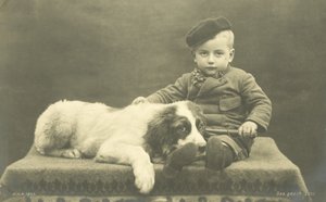 Kleine jongen met zijn hond