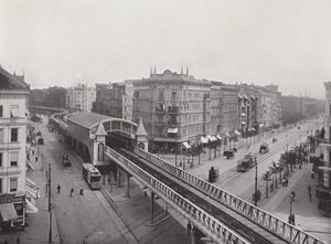 Wiener Strasse Met Hochbahn-Bahnhof