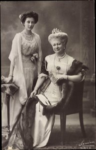Wohlfahrts Postkaart, Kroonprinses Luise, Victoria door Photographer German