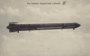 Zeppelin LZ III in vlucht door Photographer German