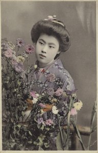 Japans meisje met bloemen
