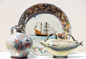 Artefacten tentoongesteld in Museum van Vietrisi Keramiek, Vietri sul Mare, Campania, Italië door Blaise Nicolas Le Sueur