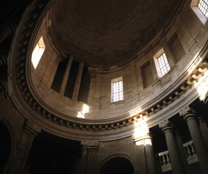 Barokke architectuur: Kapel van de Oude Charité (1679 - 1707), klooster van Marseille, door architect Pierre Puget (1622 - 1694). Interne weergave. Marseille, Bouches-du-Rhône (13).
