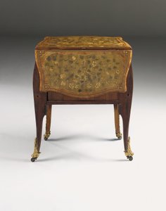 Louis XV commode door Pierre Roussel