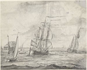 Binnenwater met schepen, in de verte een stadje