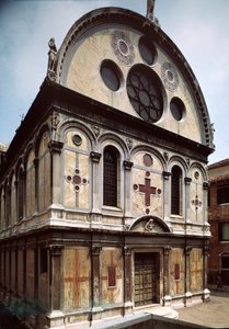 Voorgevel van de Kerk van Santa Maria dei Miracoli gemaakt door Pietro Lombardo, 1481-1489, Venetië, Italië