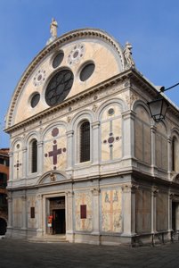 Zicht op de kerk Santa Maria dei Miracoli in Venetië (Venezia) in 2007 door Pietro Lombardo en zijn zonen