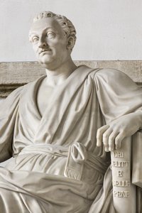 Standbeeld van Cesare Beccaria