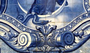 (detail)