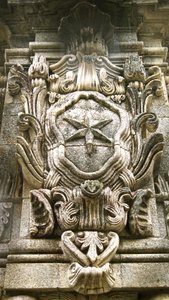 Noordzijde van de Santuário de Nossa Senhora dos Remédios obelisk, Lamego, Portugal. 1738 door Portuguese School
