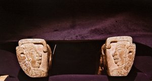 Detail van een juk gebruikt in ceremoniële balspelen, Vera Cruz door Pre Columbian Pre Columbian