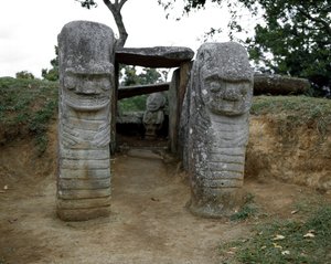 Megalithisch beeldhouwwerk van zoomorfe kariatiden door Pre Columbian Pre Columbian