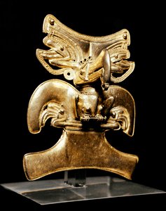 Precolumbiaanse kunst, Tairona beschaving: vogelvormige hanger in goud. 10e-16e eeuw n.Chr. Bogota, Museo de Oro
