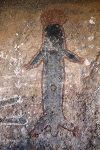 Aboriginal rotsschildering, figuur van vrouw (tiliqua?), in Uluru (of Ayers Rock), in het Noordelijk Territorium, in centraal Australië (schilderij) door Prehistoric Prehistoric