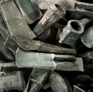 Prehistorie: Ardea type bijl uit de Necropolis van Ardea, Lazio