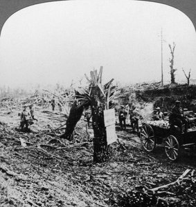 Ingenieurs repareren een lichte spoorweg, Hangard, Frankrijk, Eerste Wereldoorlog, 1914-1918