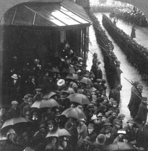 Erewacht bij het stadhuis, Zuid-Afrika, Eerste Wereldoorlog, c1914-c1918 door Realistic Travels Publishers