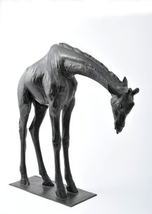 Grote Giraffe met Gebogen Hoofd, gemodelleerd 1909-10, gegoten voor 1913 door Rembrandt Bugatti