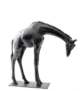 Grote giraffe met gebogen hoofd, gemodelleerd 1909-10, gegoten voor 1913 door Rembrandt Bugatti