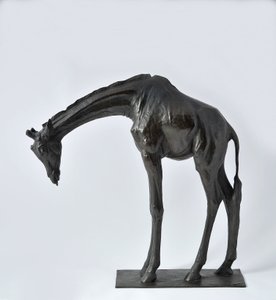 Grote Giraffe met Gebogen Hoofd, gemodelleerd 1909-10, gegoten voor 1913