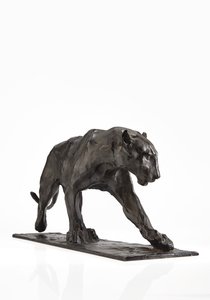 Panter lopend, achterpoot opgetild, ca.1904