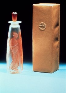 Glazen flacon voor het parfum Ambre Antique van Coty door Rene Jules Lalique