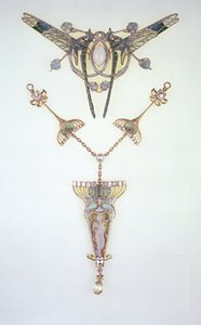 Haarornament door Lalique en hanger door Philippe Wolfers door Rene Jules Lalique