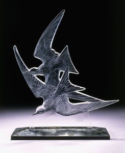 Zwaluwen nr. 1107 door Rene Jules Lalique