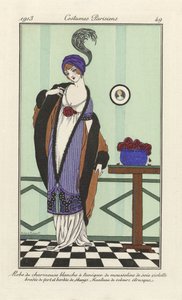 Robe de charmeuse blanche a tunique de mousseline de soie violette brodée de vert bordée de skungs. Manteau de velours étrusque, uit Costumes Parisiens, gepubliceerd 1913 door Robert Pichenot