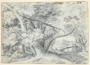 Boslandschap met grote bomen, waaronder twee mannen en een hond. Rechts een brug
