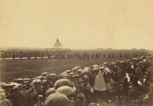 Het geweer uitproberen voor de aankomst van de koningin. door Roger Fenton