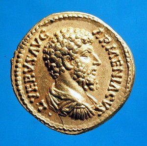 Aureus (voorzijde) met de buste van Lucius Verus, gedrapeerd en gepantserd. Inscriptie: L VERVS AVG ARMENIACVS door Roman