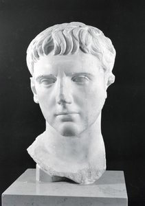 Hoofd van Caesar Augustus (63 v.Chr.-14 n.Chr.) door Roman