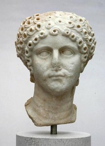Hoofd van een vrouw, mogelijk Agrippina Minor, c.50 AD
