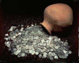 Kruik die een schat van Romeinse zilveren munten bevatte, uit Falkirk, midden 3e eeuw na Christus door Roman