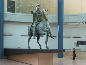 Standbeeld van Marcus Aurelius door Roman