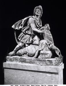 Mithras doodt een stier (marmer)