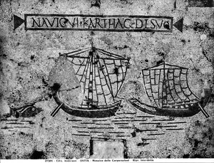 Pavement detail van de Piazzale dell Corporazioni met een nautische scène (mozaïek) door Roman