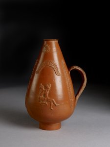 Piriforme kruik met aangebrachte decoratie van luipaard of cheeta die een veroordeelde aanvalt, dronken Pan die een maenade verkracht door Roman