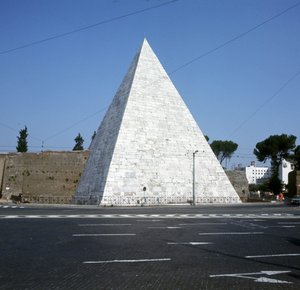 Piramide van Cestius, Rome door Roman
